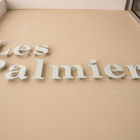 Les Palmiers Beach Boutique Hotel & Luxury Apartments Larnaca Ngoại thất bức ảnh
