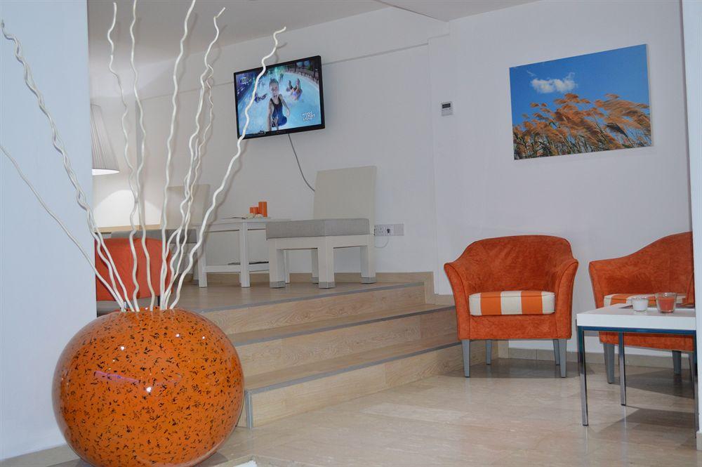 Les Palmiers Beach Boutique Hotel & Luxury Apartments Larnaca Ngoại thất bức ảnh