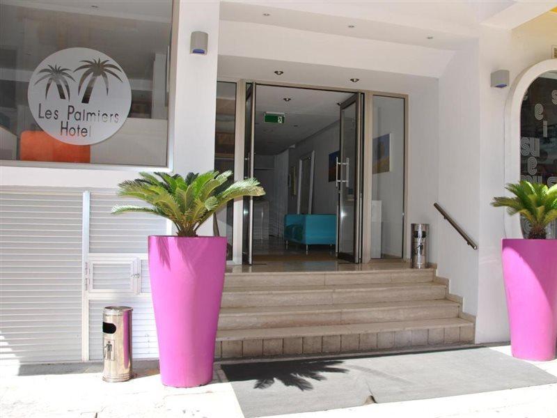Les Palmiers Beach Boutique Hotel & Luxury Apartments Larnaca Ngoại thất bức ảnh