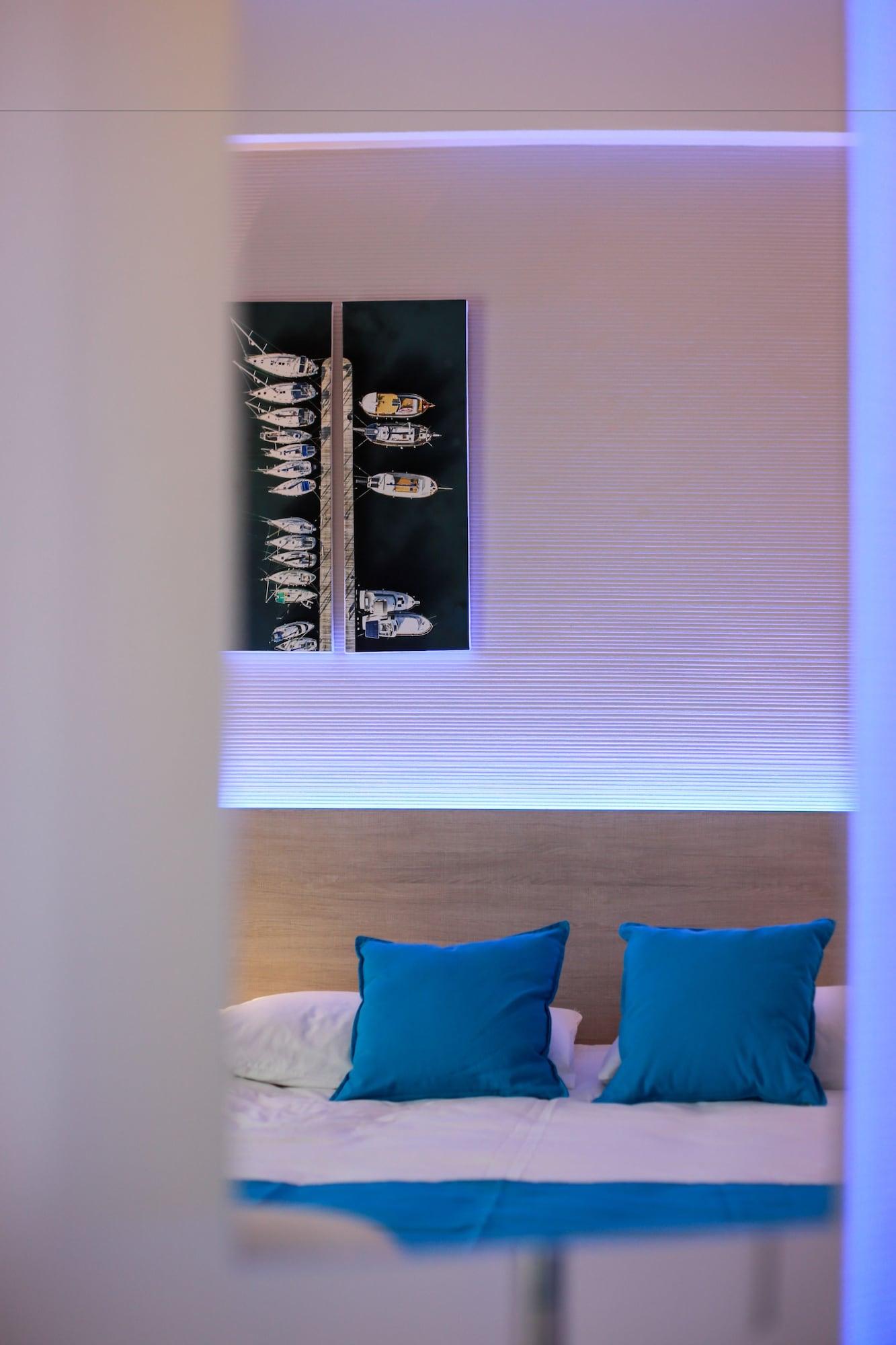 Les Palmiers Beach Boutique Hotel & Luxury Apartments Larnaca Ngoại thất bức ảnh