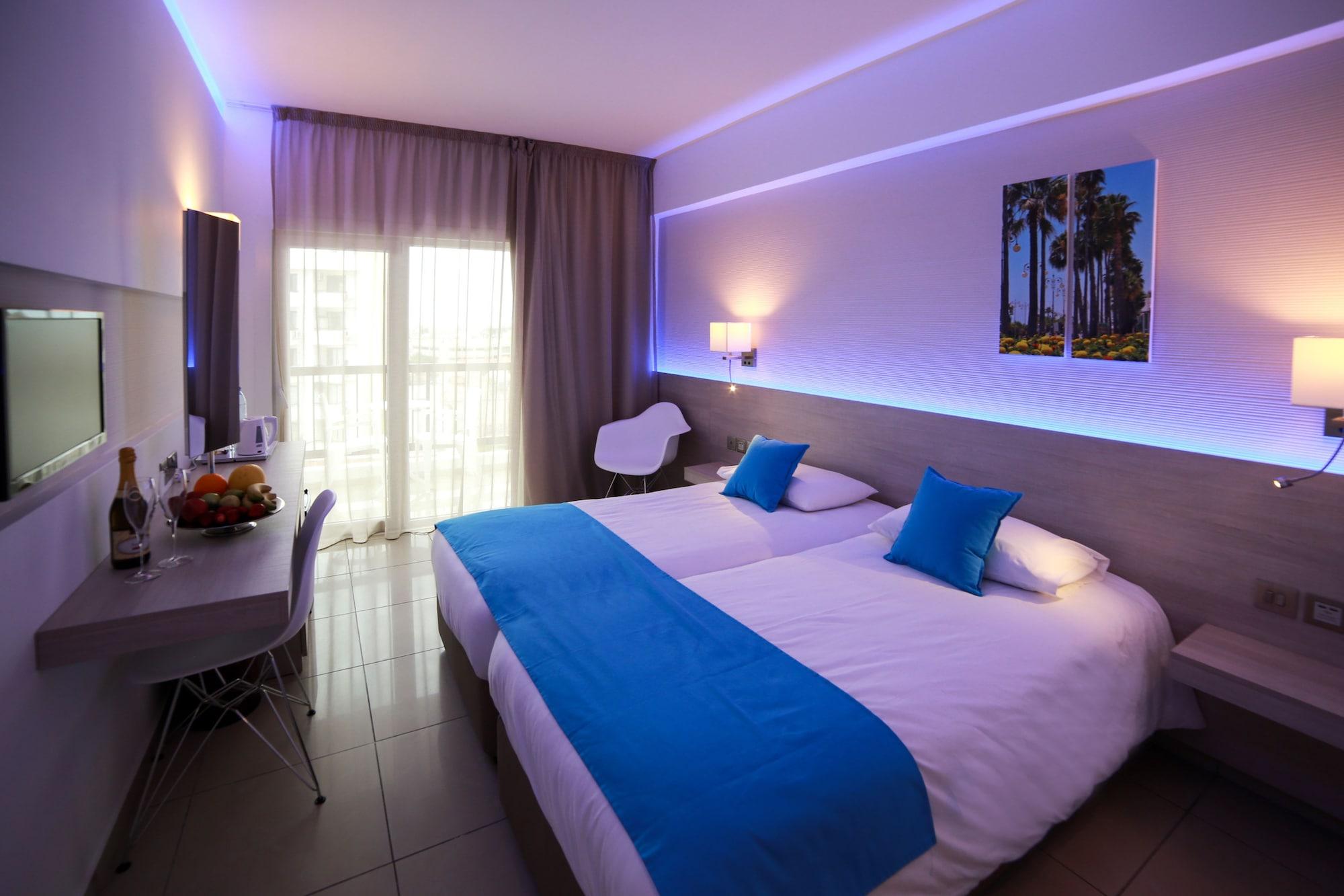 Les Palmiers Beach Boutique Hotel & Luxury Apartments Larnaca Ngoại thất bức ảnh