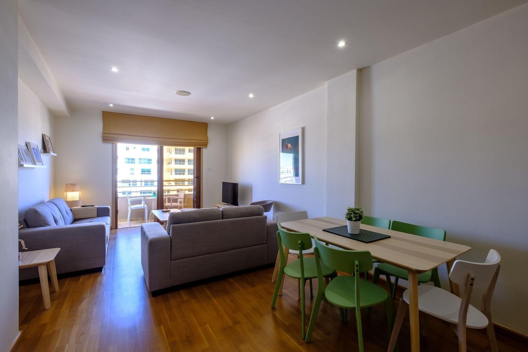 Les Palmiers Beach Boutique Hotel & Luxury Apartments Larnaca Ngoại thất bức ảnh