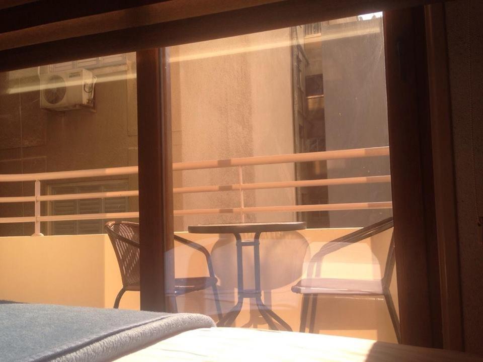 Les Palmiers Beach Boutique Hotel & Luxury Apartments Larnaca Ngoại thất bức ảnh