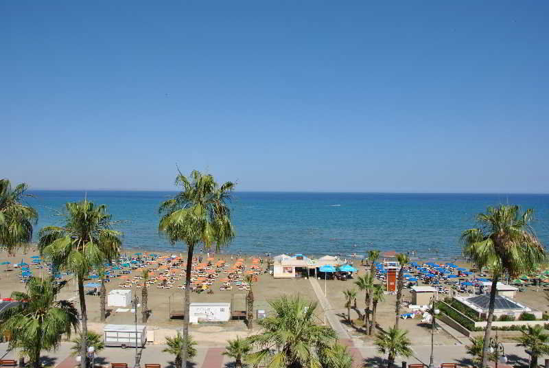 Les Palmiers Beach Boutique Hotel & Luxury Apartments Larnaca Ngoại thất bức ảnh