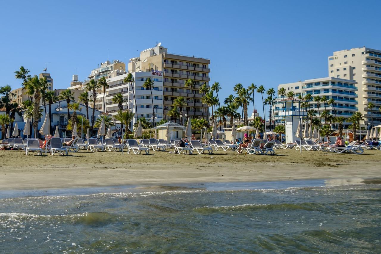 Les Palmiers Beach Boutique Hotel & Luxury Apartments Larnaca Ngoại thất bức ảnh