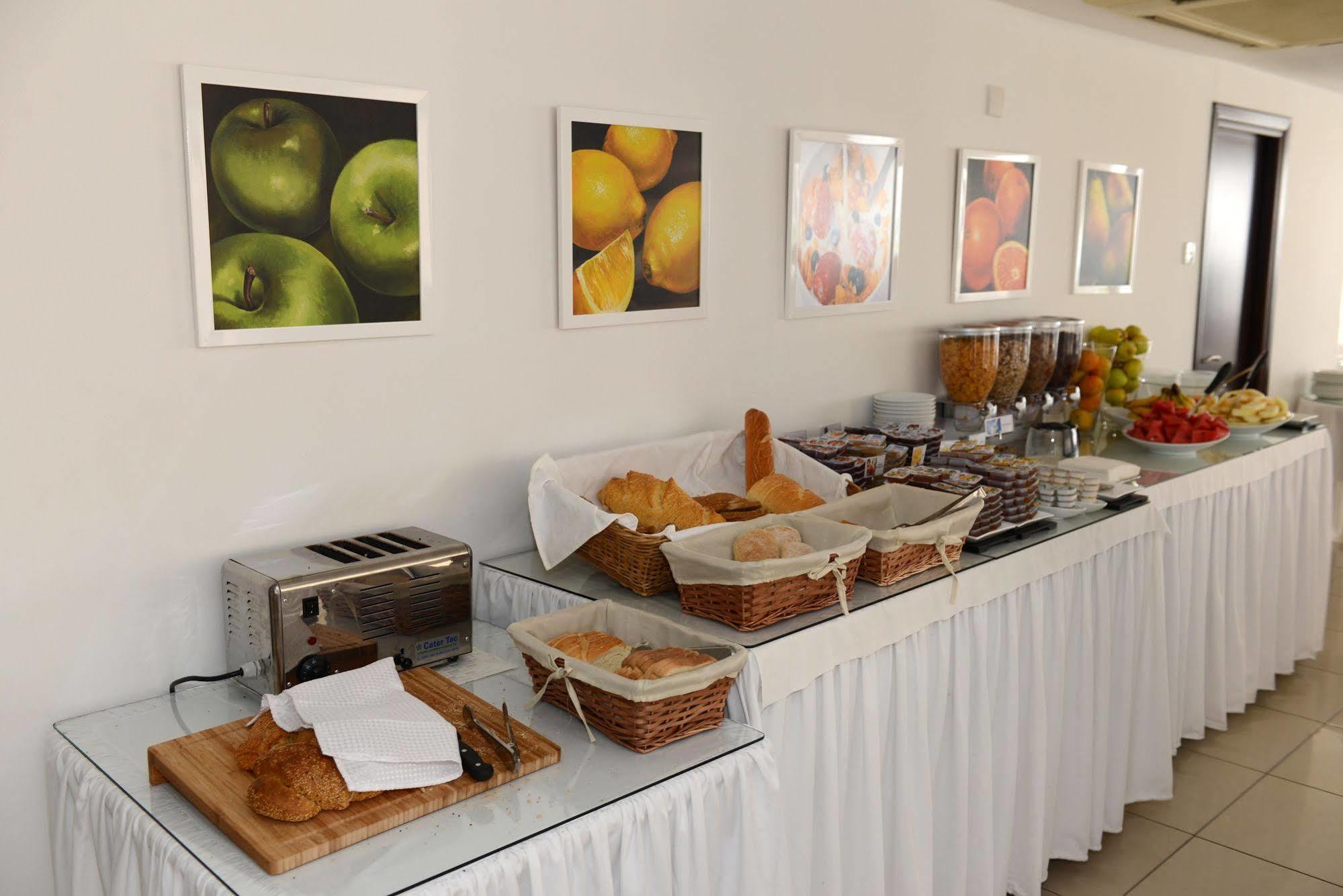 Les Palmiers Beach Boutique Hotel & Luxury Apartments Larnaca Ngoại thất bức ảnh